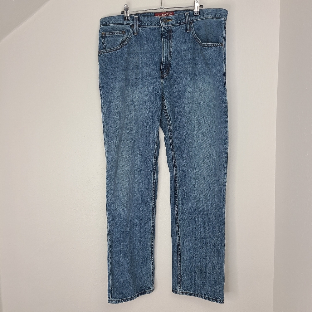Arizona Jeans Relaxed Straight Leg Medium Blue Wash Size 36 X 32